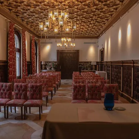 Casa Palacio Maria Luisa 헤레스