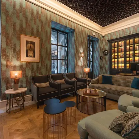 Casa Palacio Maria Luisa 호텔