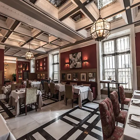 Hotel Casa Palacio María Luisa 5*