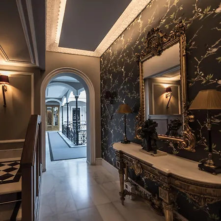 Casa Palacio María Luisa Hotel